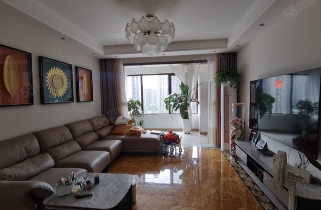 碧桂园国岳府 大三室 免大税 精装修 看房子方便