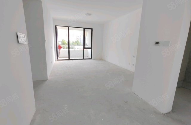 高新区 洋房4居室  带车储藏室  看房有钥匙