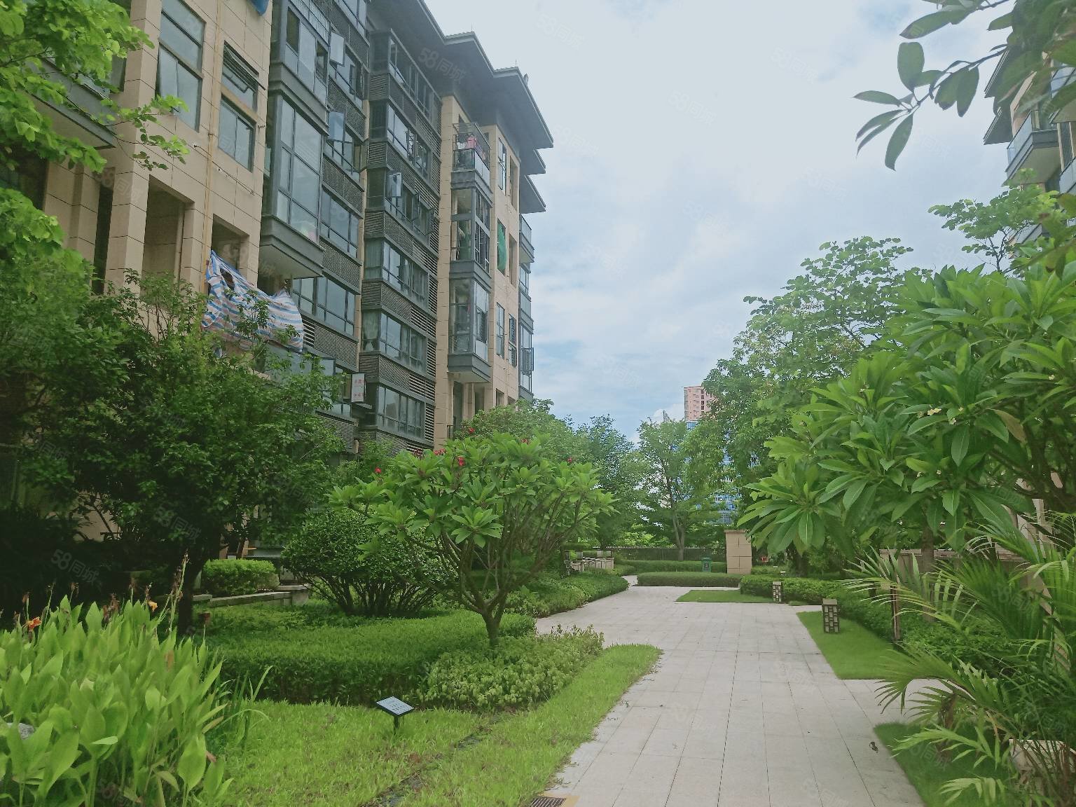 中国铁建安吉山语城4室2厅3卫168.6㎡南北152万