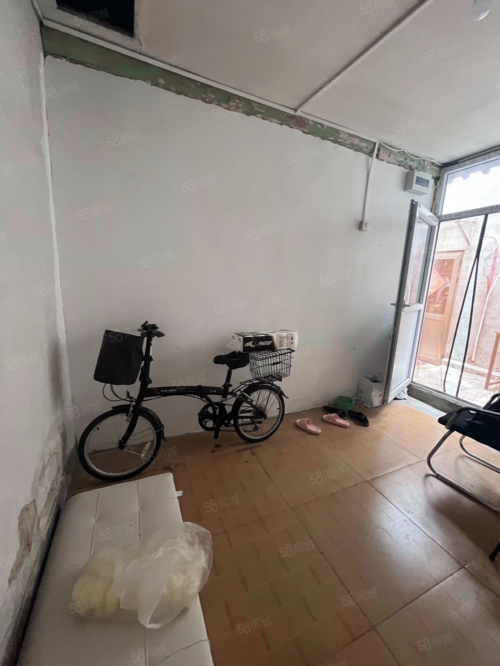 方家胡同小區(qū)1室1廳0衛(wèi)11㎡南226萬