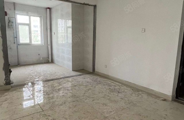 湖边 绿城      105万单价低