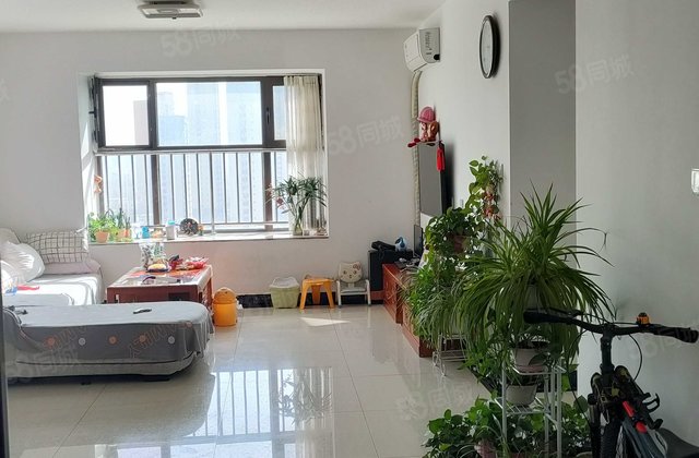 人民公园 次新房 交通便利 中间楼层 双卫