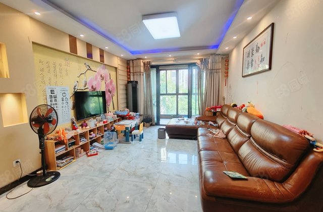 新碧园3室2厅111.76㎡140万二手房图片