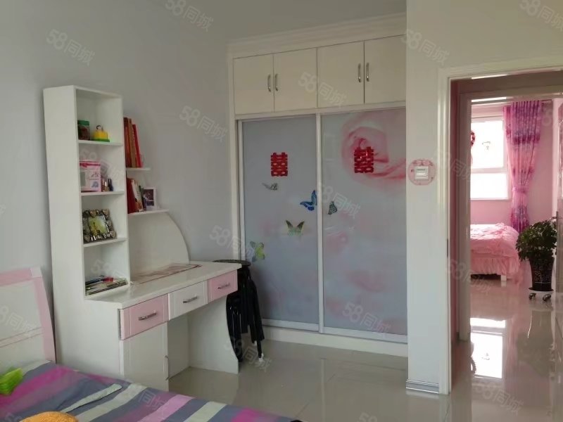 金威花园3室2厅1卫112㎡南北35万