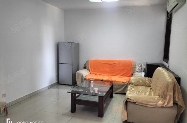 香格里，一楼带院，精装修三室，房东着急出售