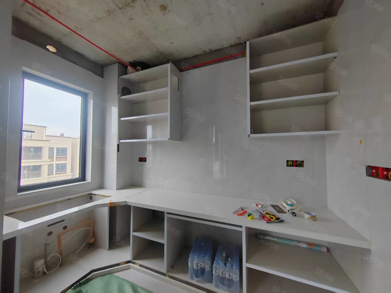 高安润达国际城3室2厅2卫115㎡南北75万