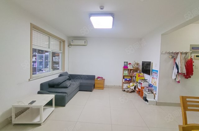 文轩本部，外国语一路之隔清华园电梯洋房中间楼层看房方便