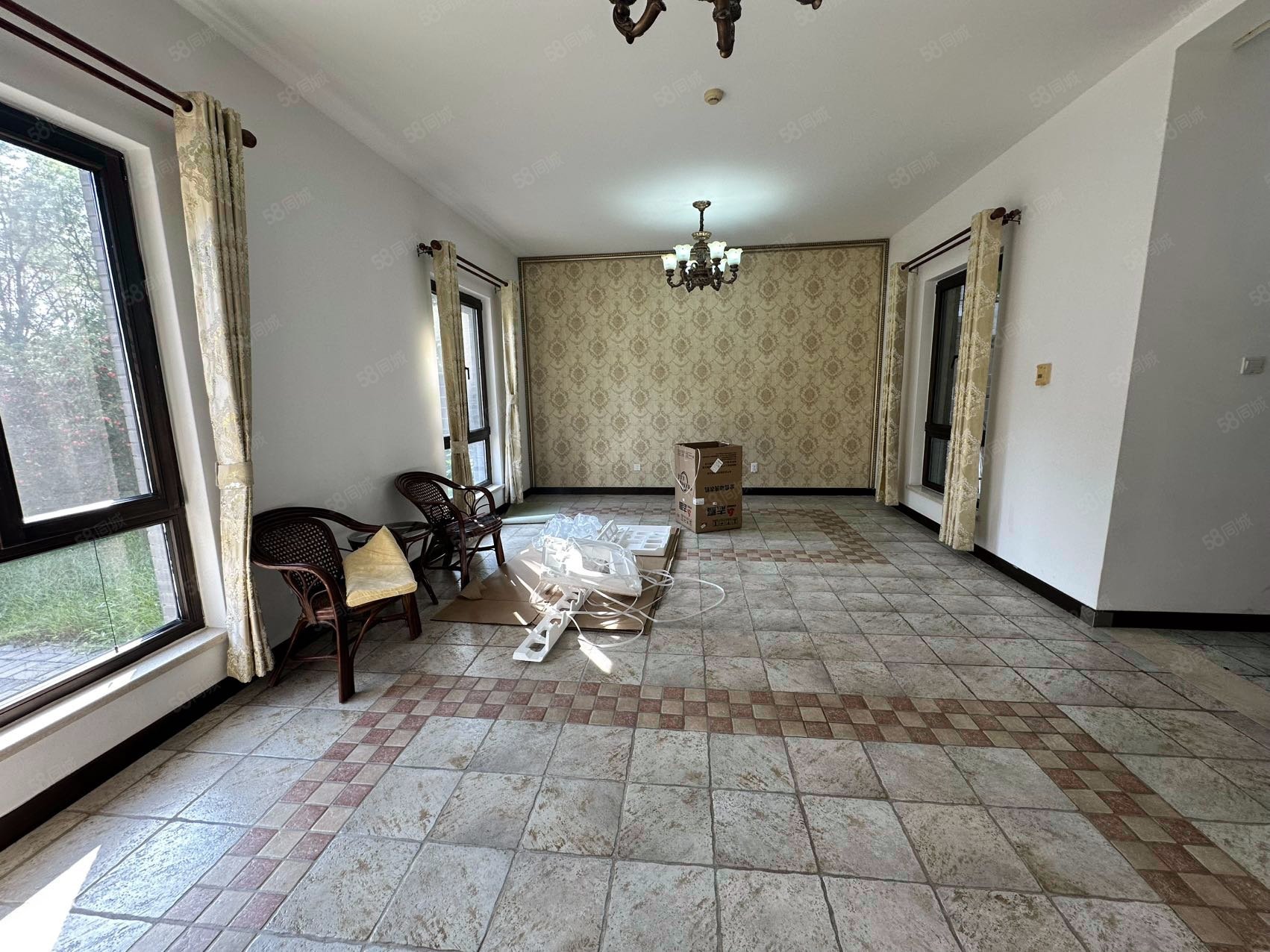 易郡別墅4室2廳3衛(wèi)205㎡南北580萬