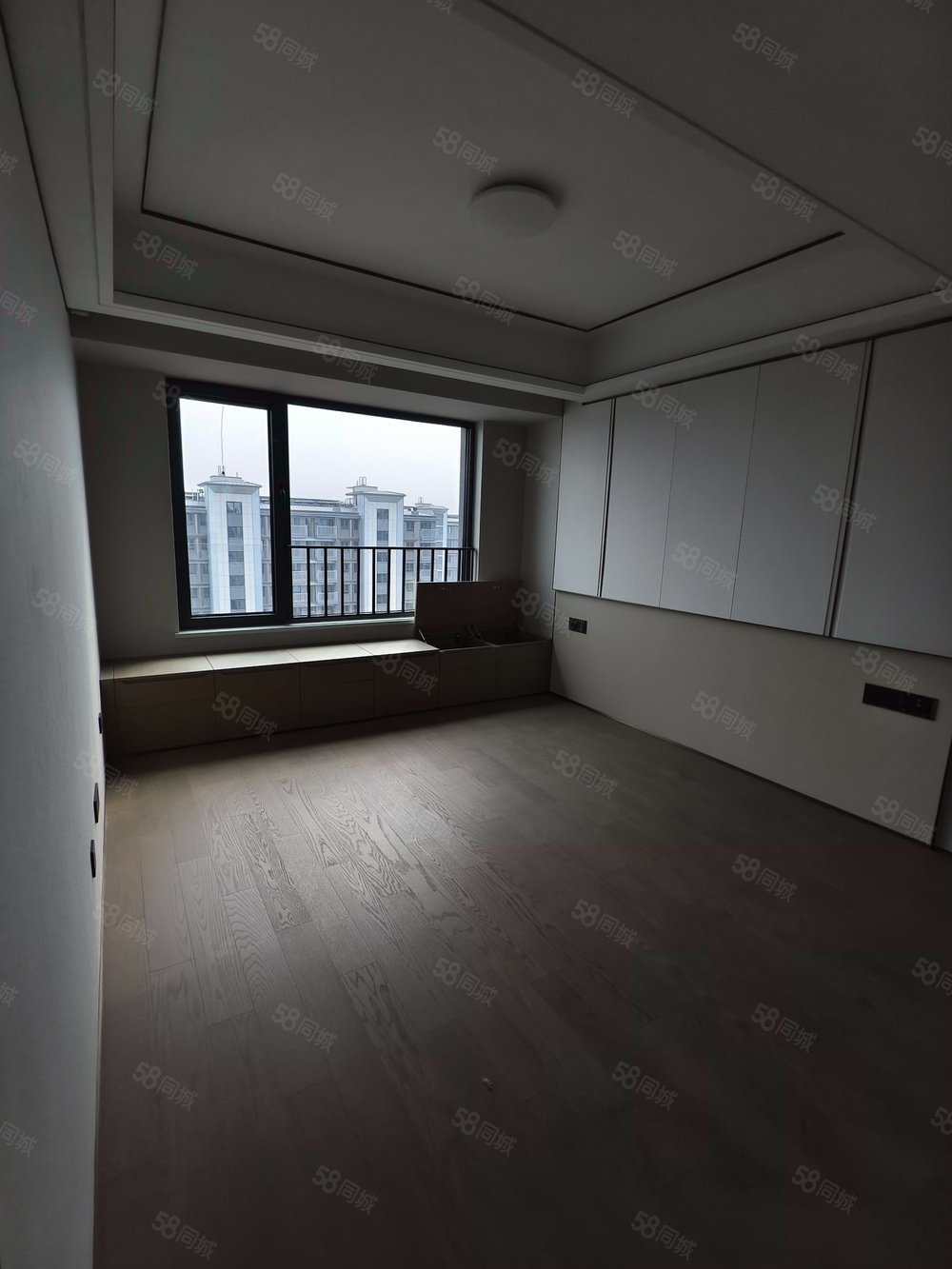 頤和公館(北區(qū))4室2廳2衛(wèi)127㎡南北670萬(wàn)