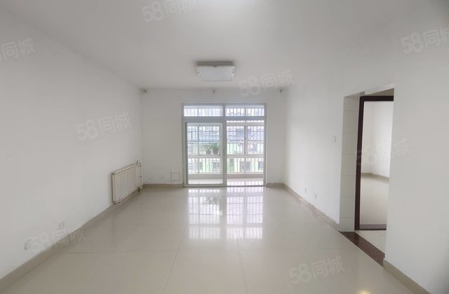 香江 鸿顺花园满五   交通便利 医疗配套成熟 电梯房