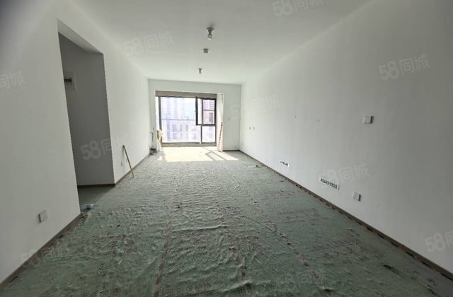 新出房源，城市芳华澜园东边户，三室两卫带车储，诚心出售