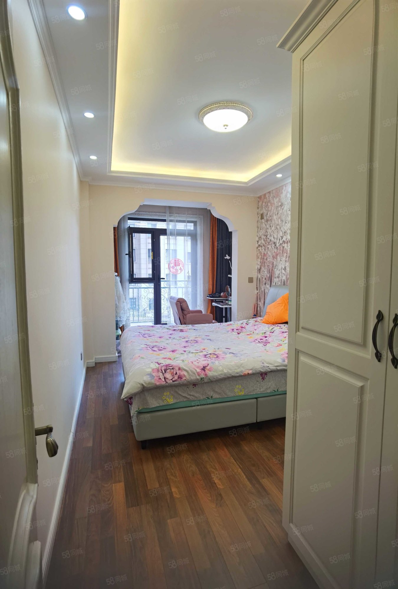 山语城3室2厅2卫140㎡南115万