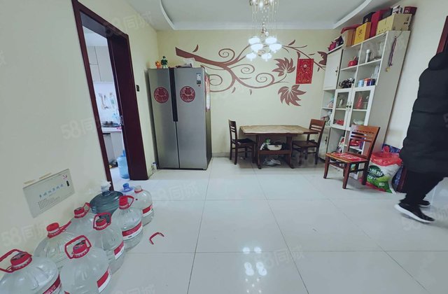 湖边 颐馨园二期 阳光实验 有车位储藏室 合适的一套房子