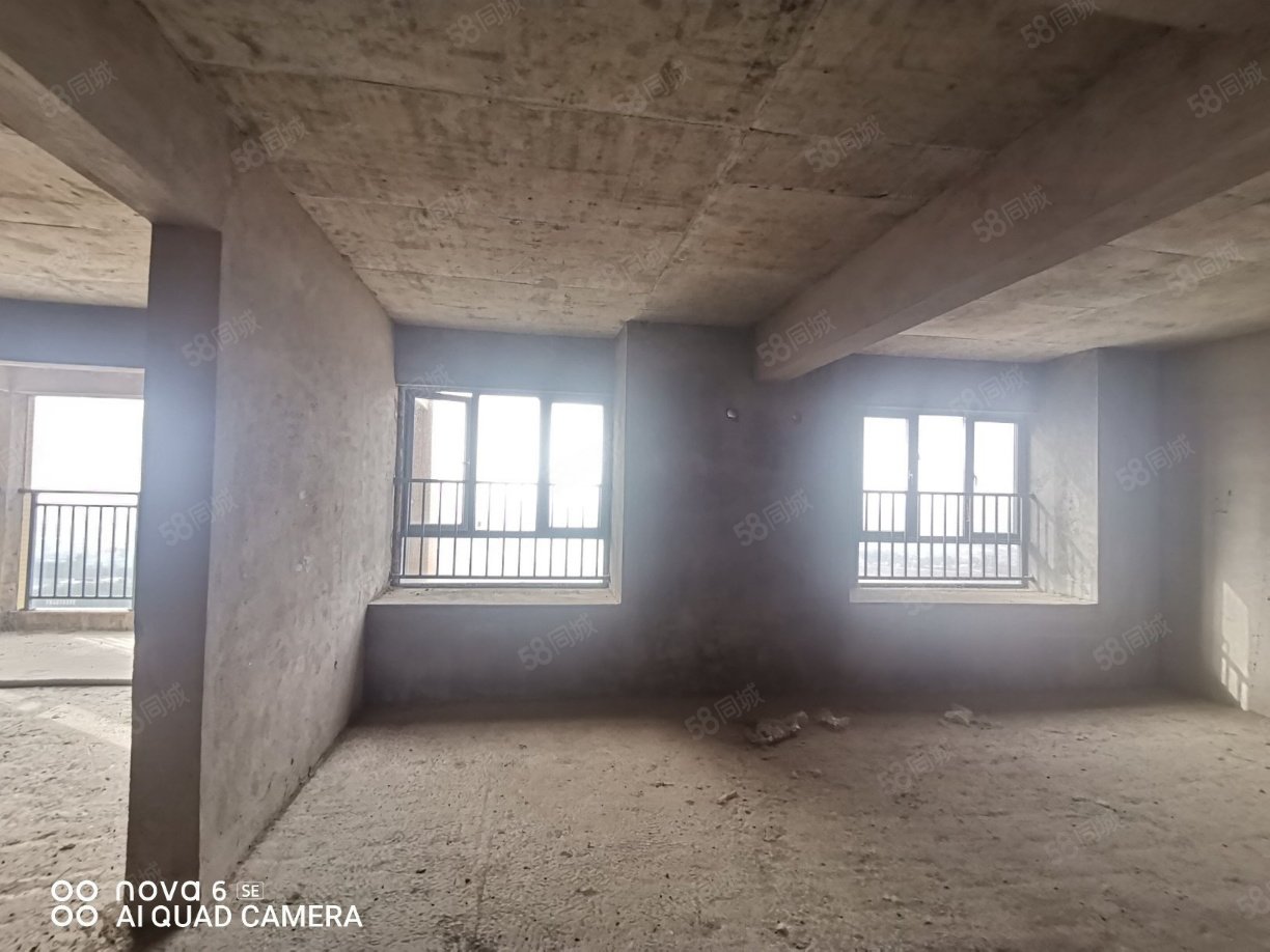 翰林珑城3室2厅2卫118㎡南北57万