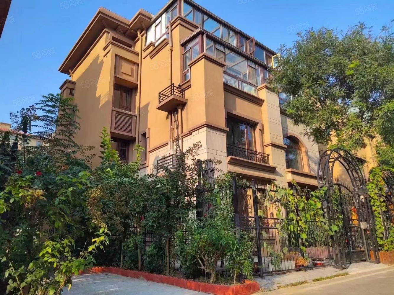 世茂萨拉曼卡(别墅)3室2厅2卫121.69㎡南北185万