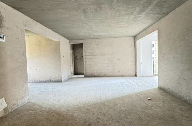 常驰山与城4室2厅129㎡33万二手房图片