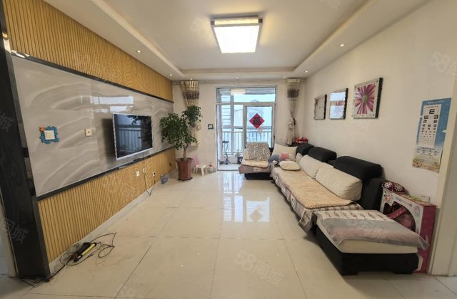 边户 金柱大学城三室两卫 免大税 双阳台 送车位储 南北通透