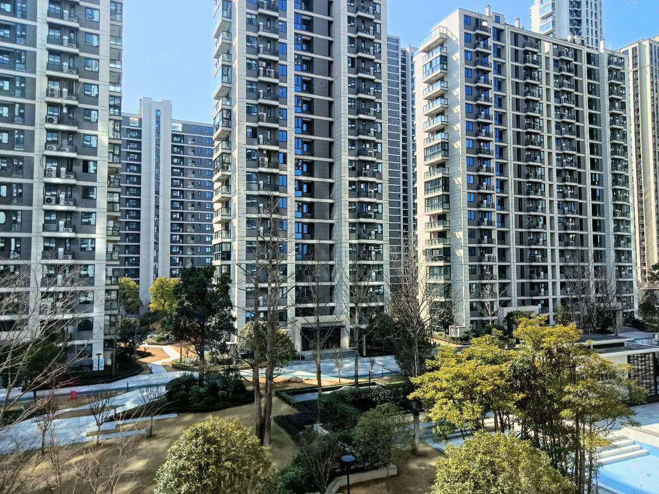 伟星国宾台4室4厅2卫131.56㎡南455万