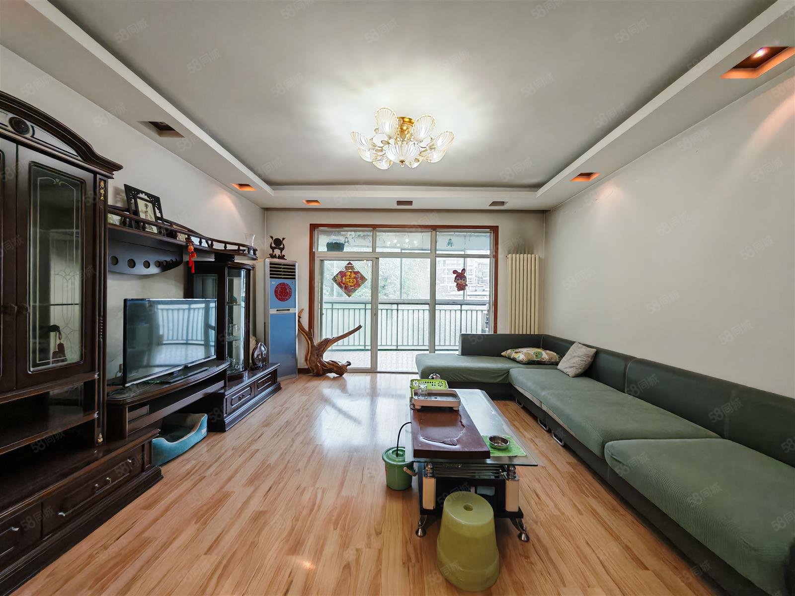 维多利亚3室2厅2卫135㎡南北79.8万