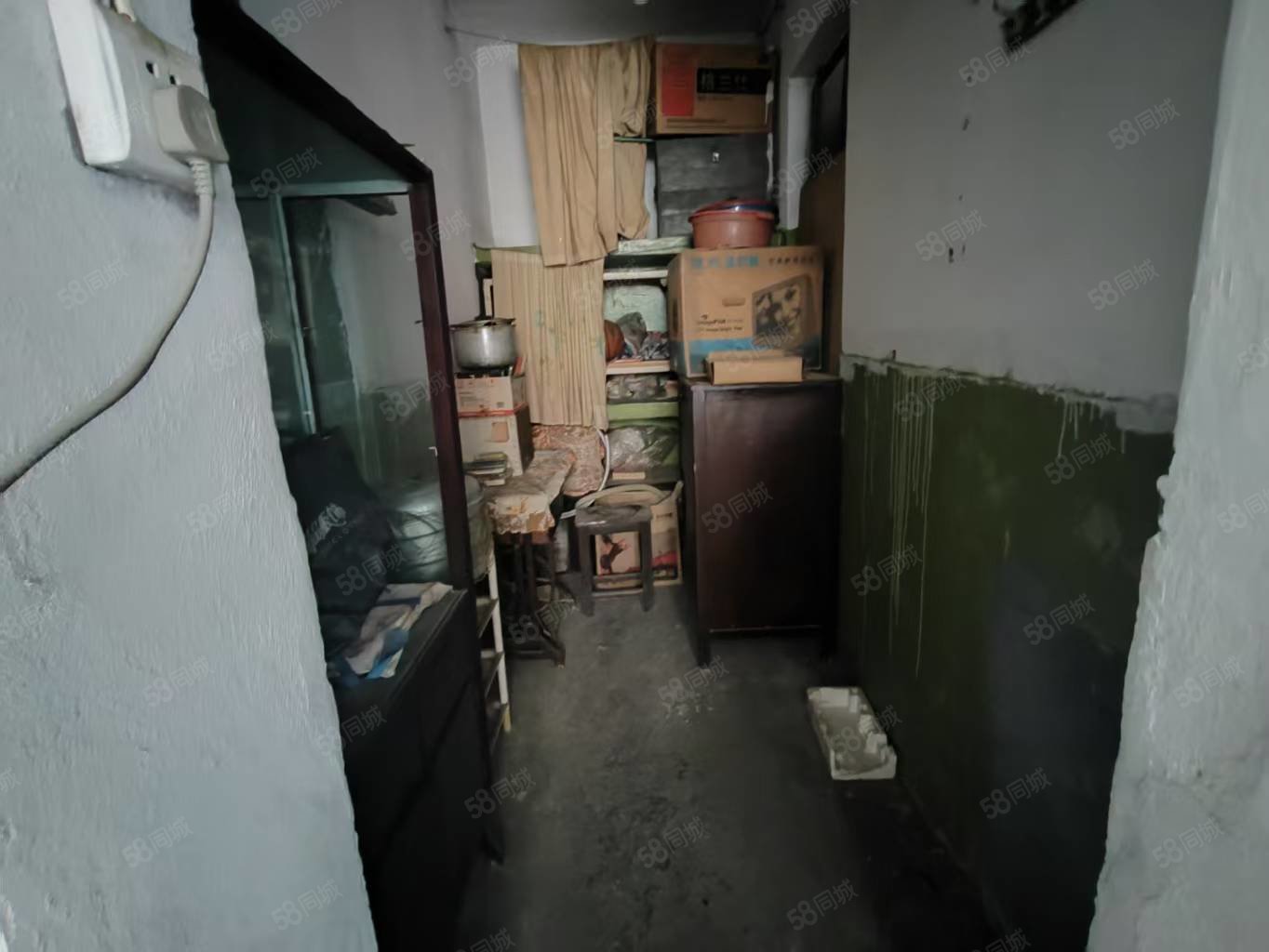 沿河小区3室2厅1卫70㎡南北31.8万