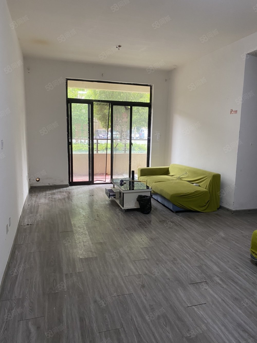 悦湖城3室2厅1卫110㎡南北60万