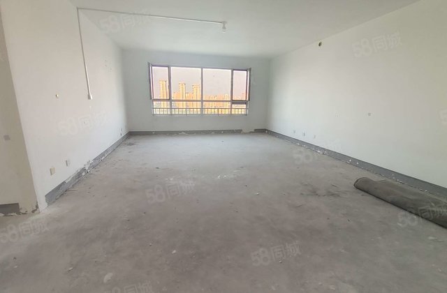 昌润莲城边户单独两个车位纯未住随时看房有钥匙