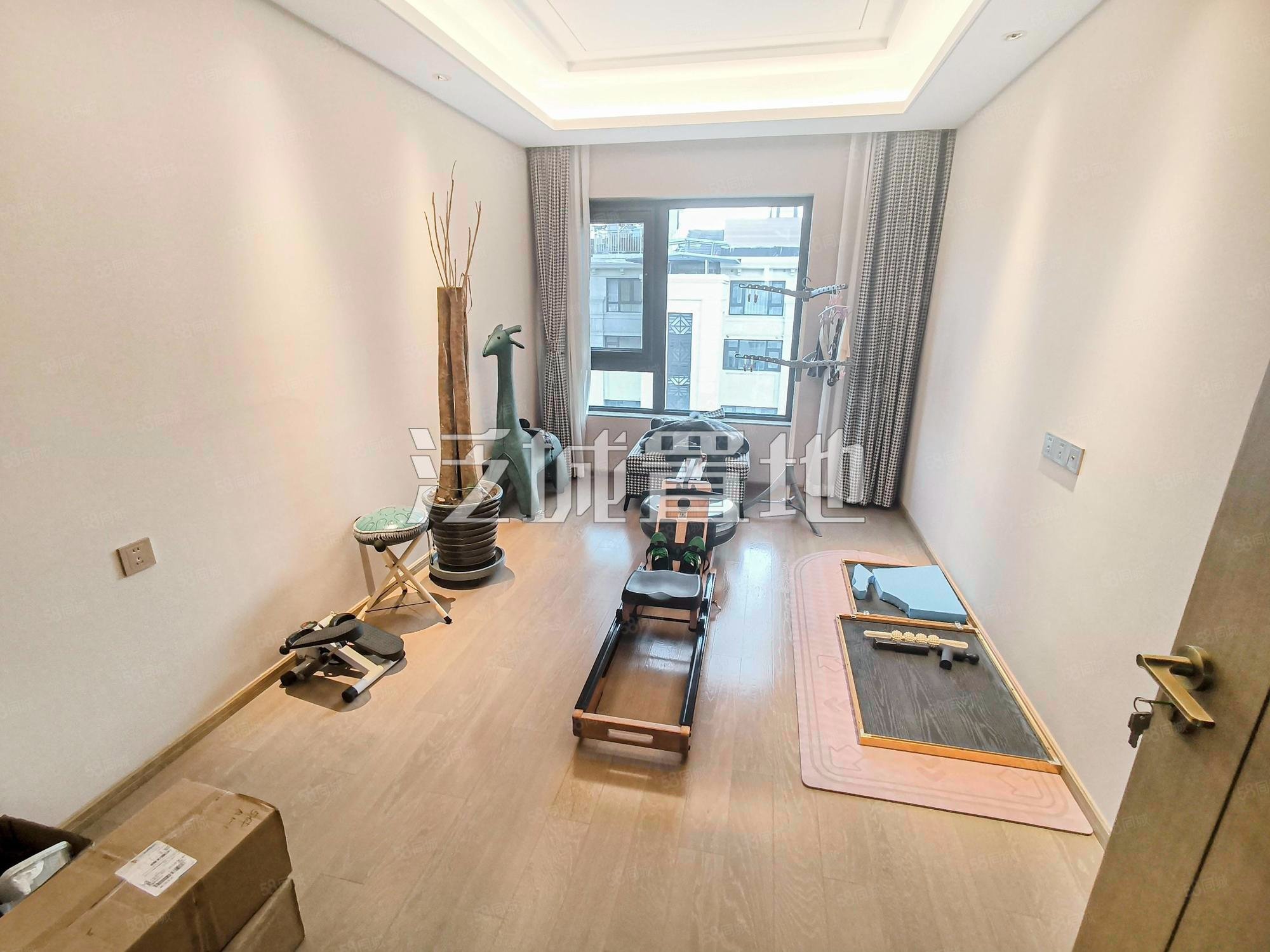 國瑞熙墅二區(qū)4室3廳3衛(wèi)201.38㎡南北1119萬