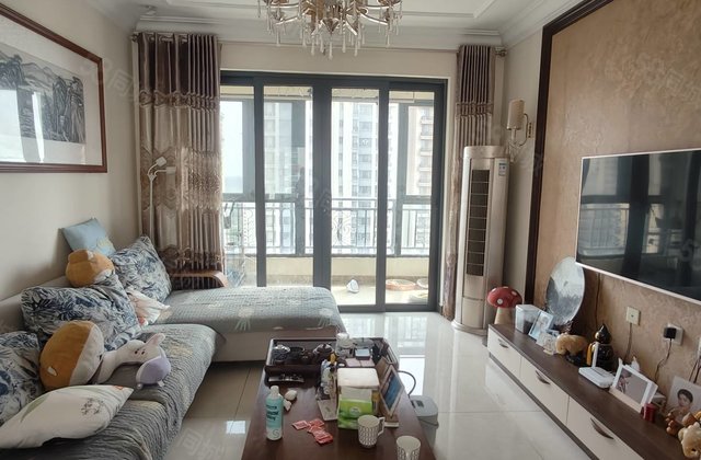 恒大名都 文轩   精装通透三室 带车位 好楼层 免大税