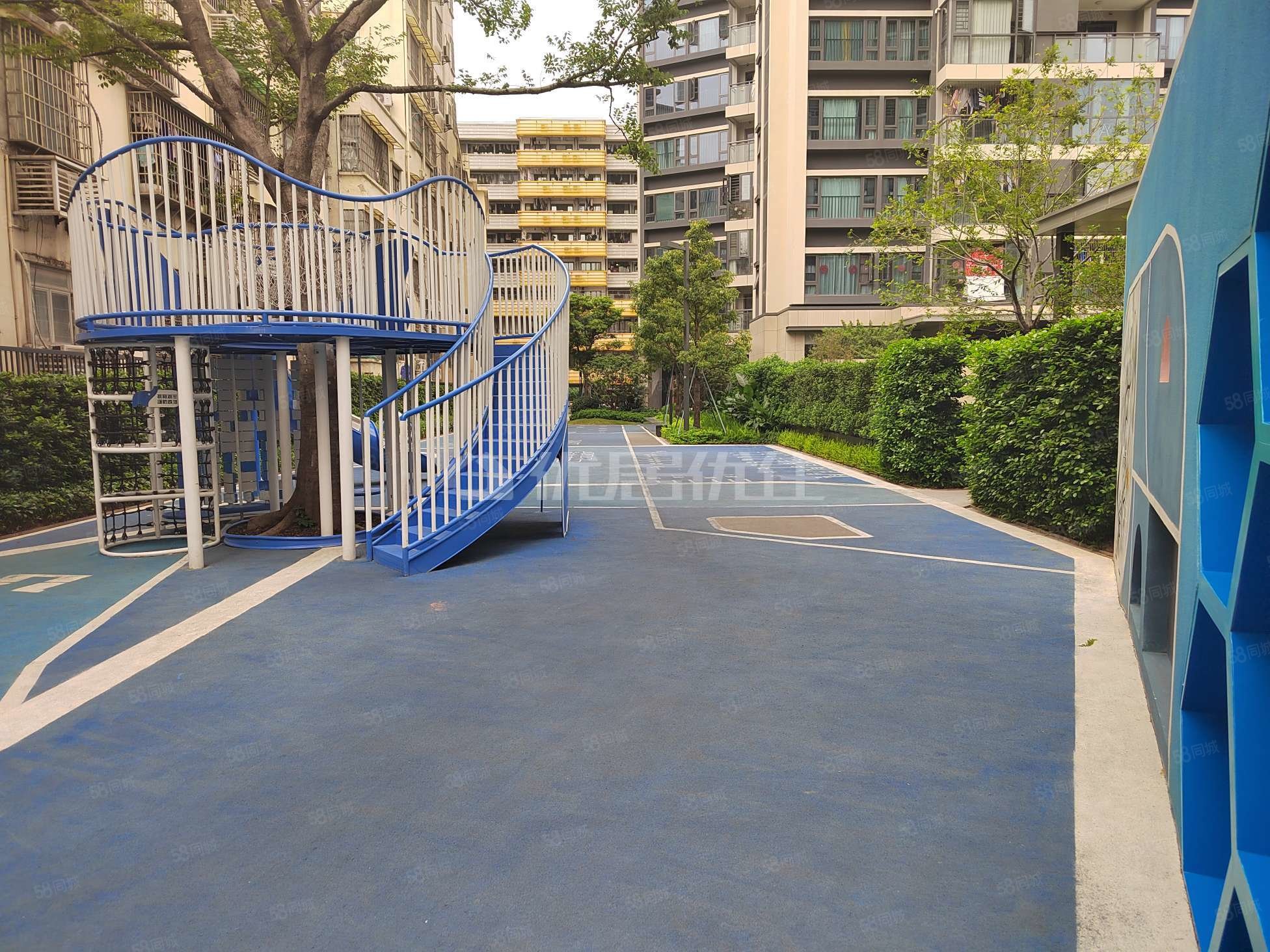 万科喜悦里4室2厅2卫105㎡南北520万