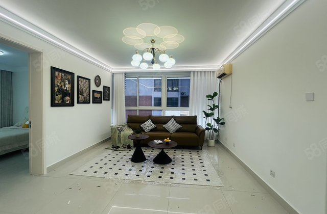 水岸新城边户 带飘窗 精装三室  带大车库