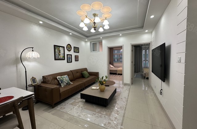 水岸新城 中间楼层 三室 价格可议 带家具家电 新城邦香格里