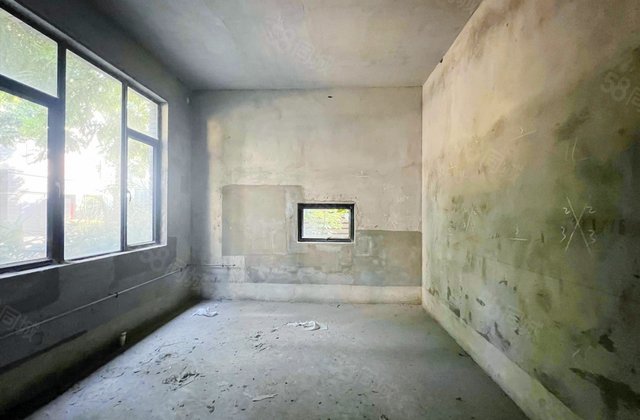 万科珠江东岸(一期别墅)3室2厅149.42㎡350万二手房图片