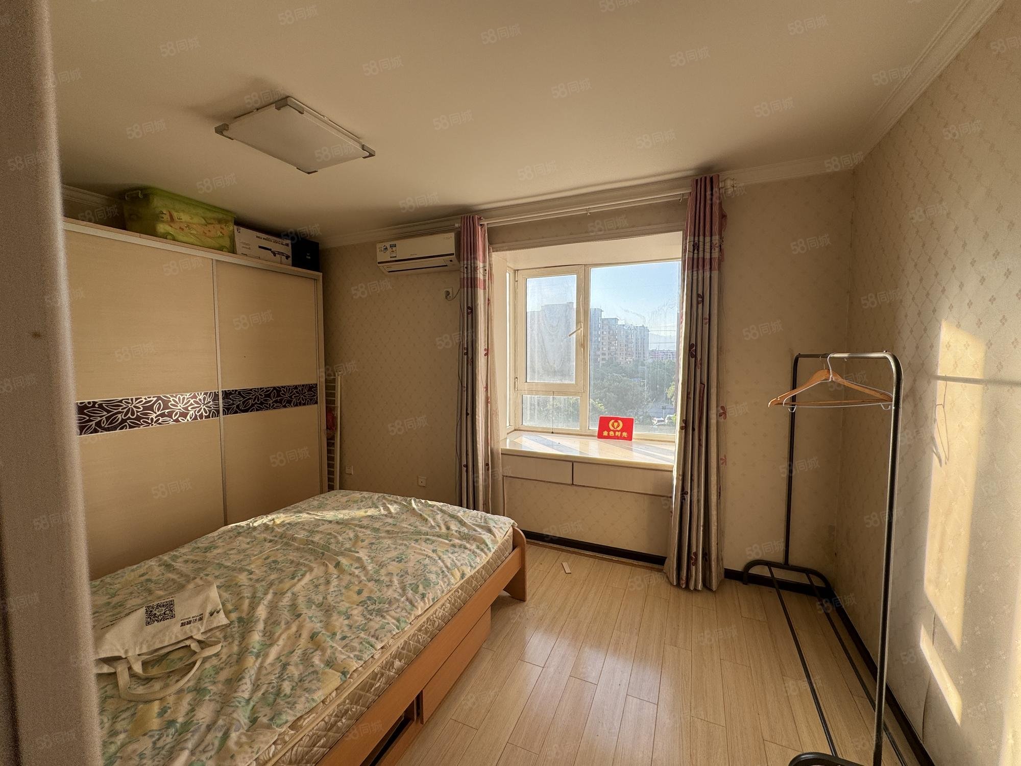 柏林山水3室2廳2衛(wèi)128.58㎡南北221萬(wàn)