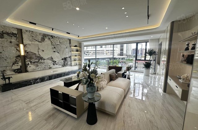 保山吾悦广场4室2厅210㎡87万二手房图片