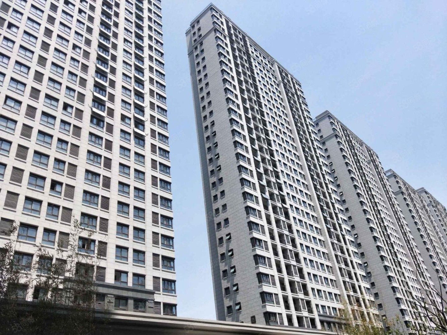 急售98万丨城南丨望府景园丨豪装4房丨全新丨全天采光