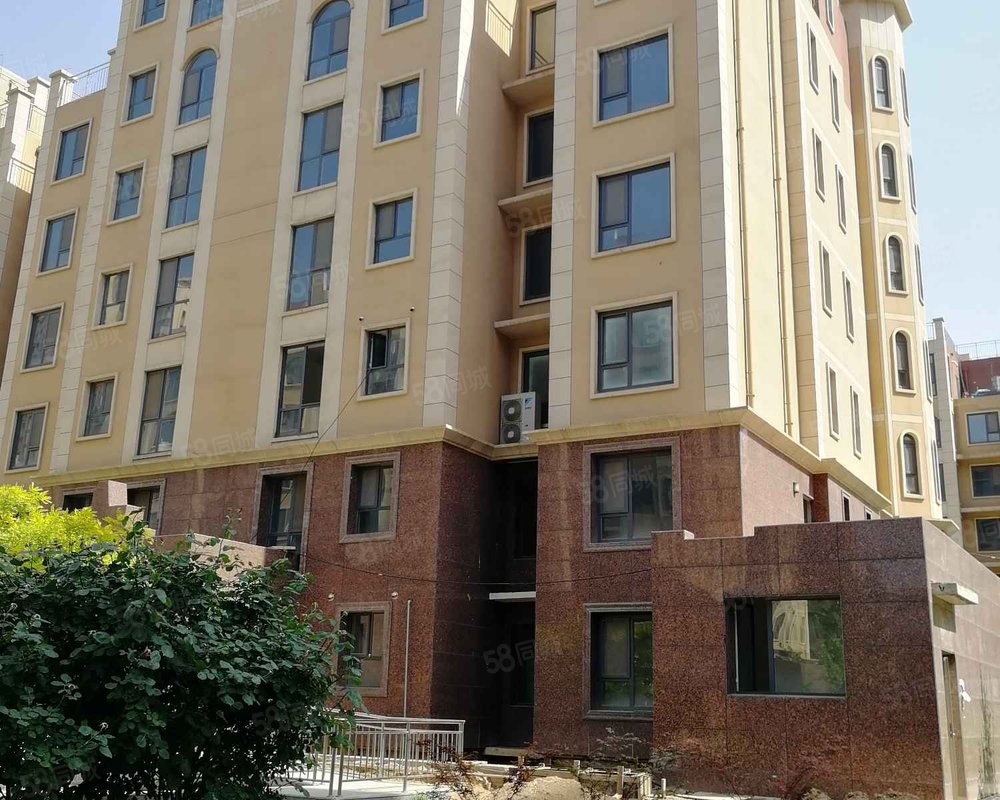 万国园白金汉府