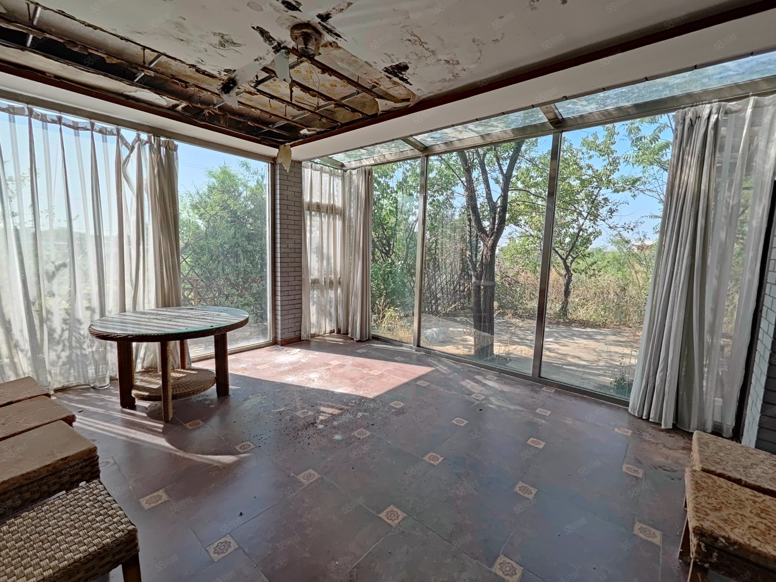 鴻翔花園(別墅)6室4廳5衛(wèi)320.15㎡南北780萬