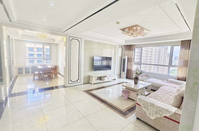 英特   聊城六中 东昌壹号院旁 昌润莲城大三居，东边户精装