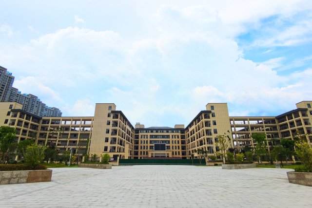  全新建设并投入教学使用的上饶市