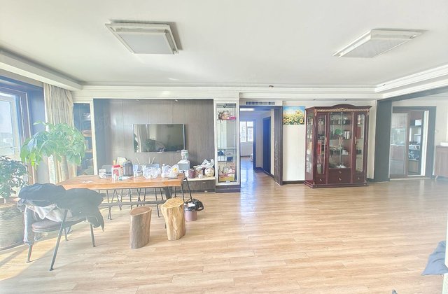 天信公寓3室1厅250㎡79万二手房图片