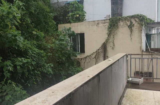 思南城北农贸市场4室2厅140㎡29.8万二手房图片