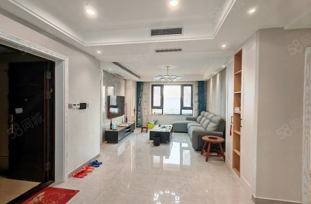 绿城百合新城一期 精装三室两卫 中央空调 带车位储 免大税