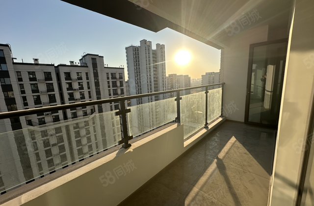 新上边户！  实验外国语！城市芳华蘭园！赠车储！好楼层可看房