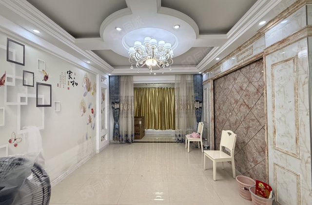 奥林清华3室2厅1卫111㎡南北52万