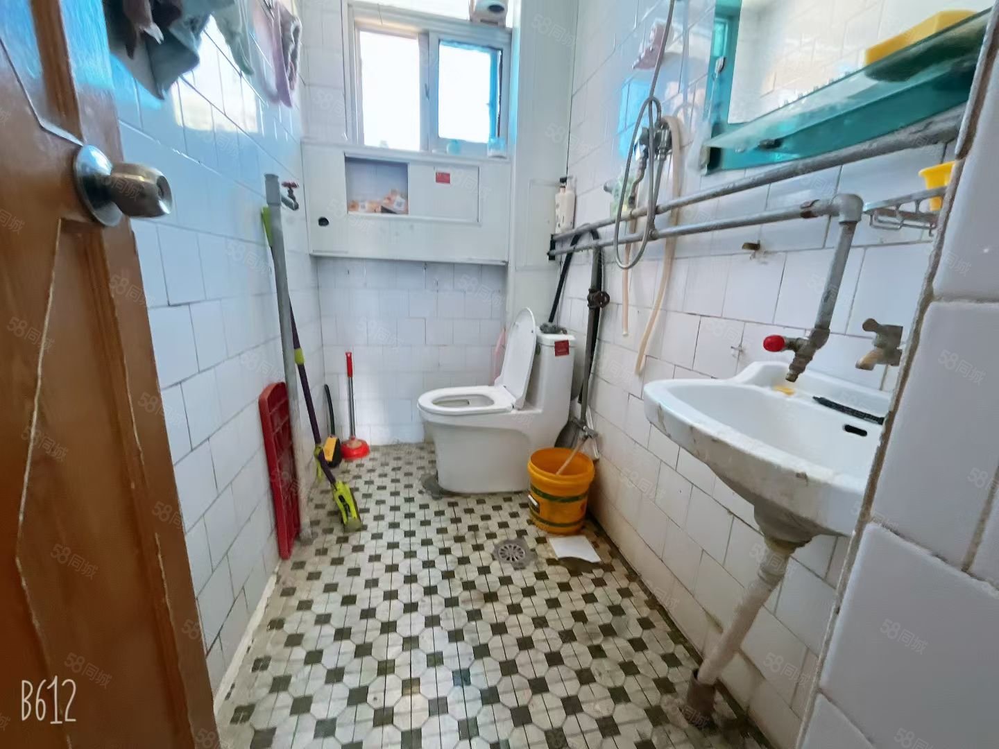 沿河小区3室2厅1卫70㎡南北27.8万