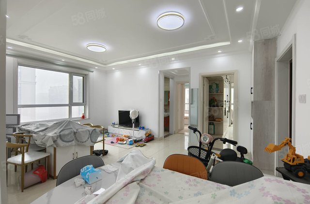 开发区，总高18层，带车位储 免大税，星光和园13层，东边