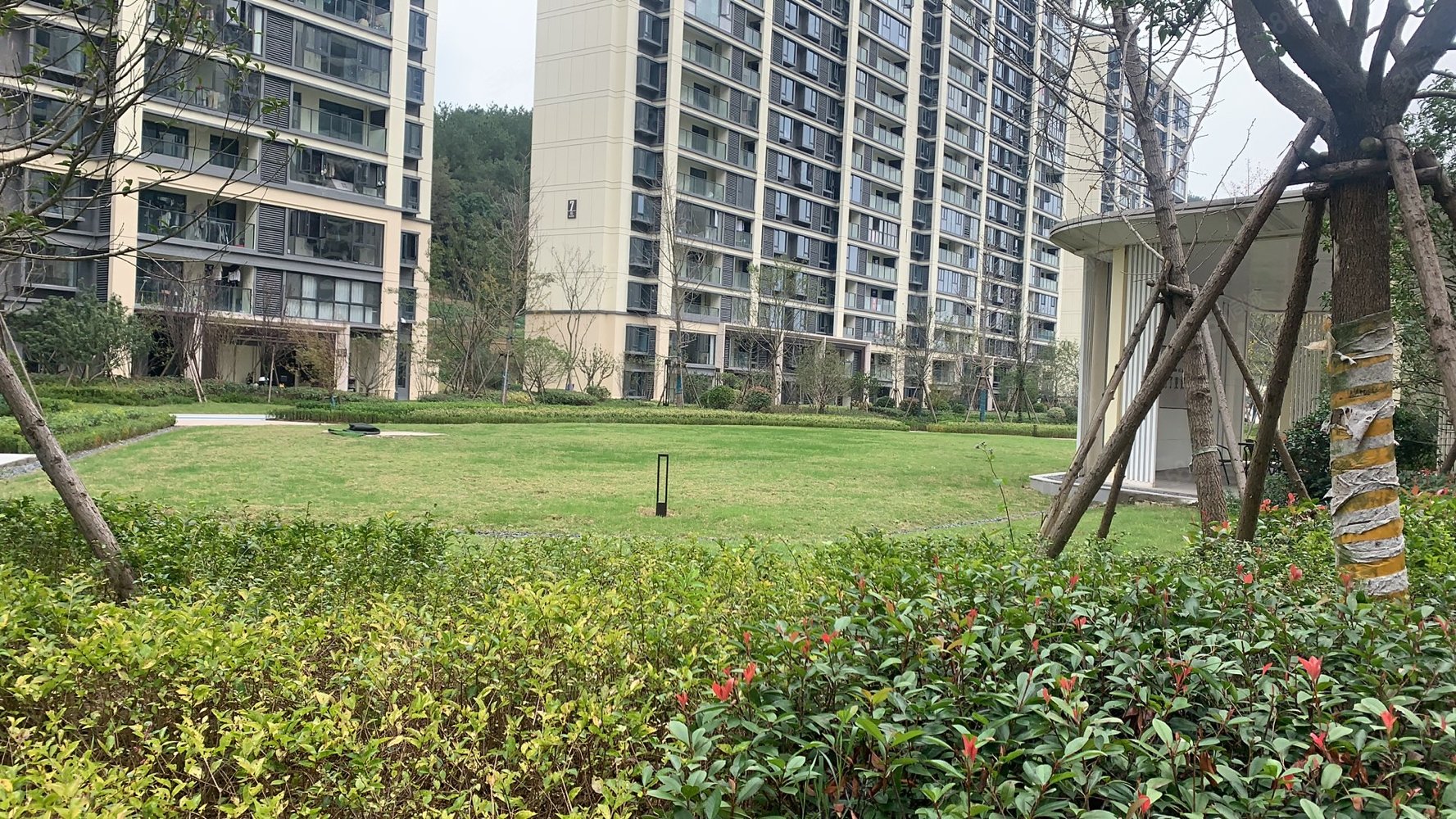 北仑时代潮鸣尾盘带车位70年产权电梯房直过户