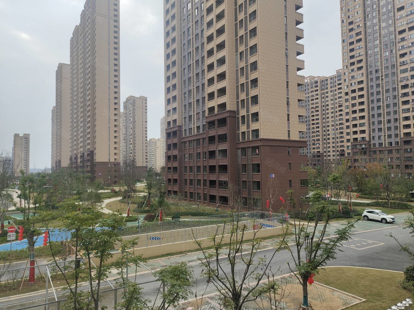 深业华府春天里3室2厅2卫118.5㎡南142万