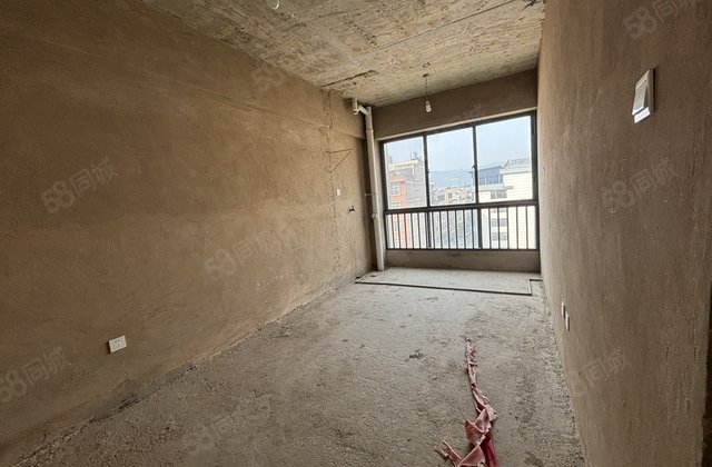 盛禾大厦4室2厅139.9㎡55万二手房图片