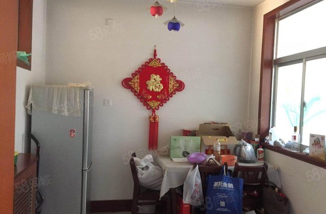 三里铺风景小区 满五  住房 3室2厅 南北通透 房东急置换